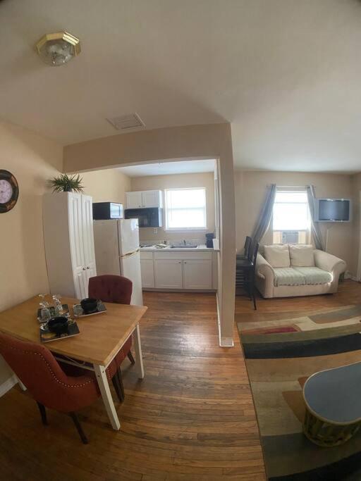 Private One-Bedroom 8 -Directly Across From Beach St. Pete Beach Kültér fotó